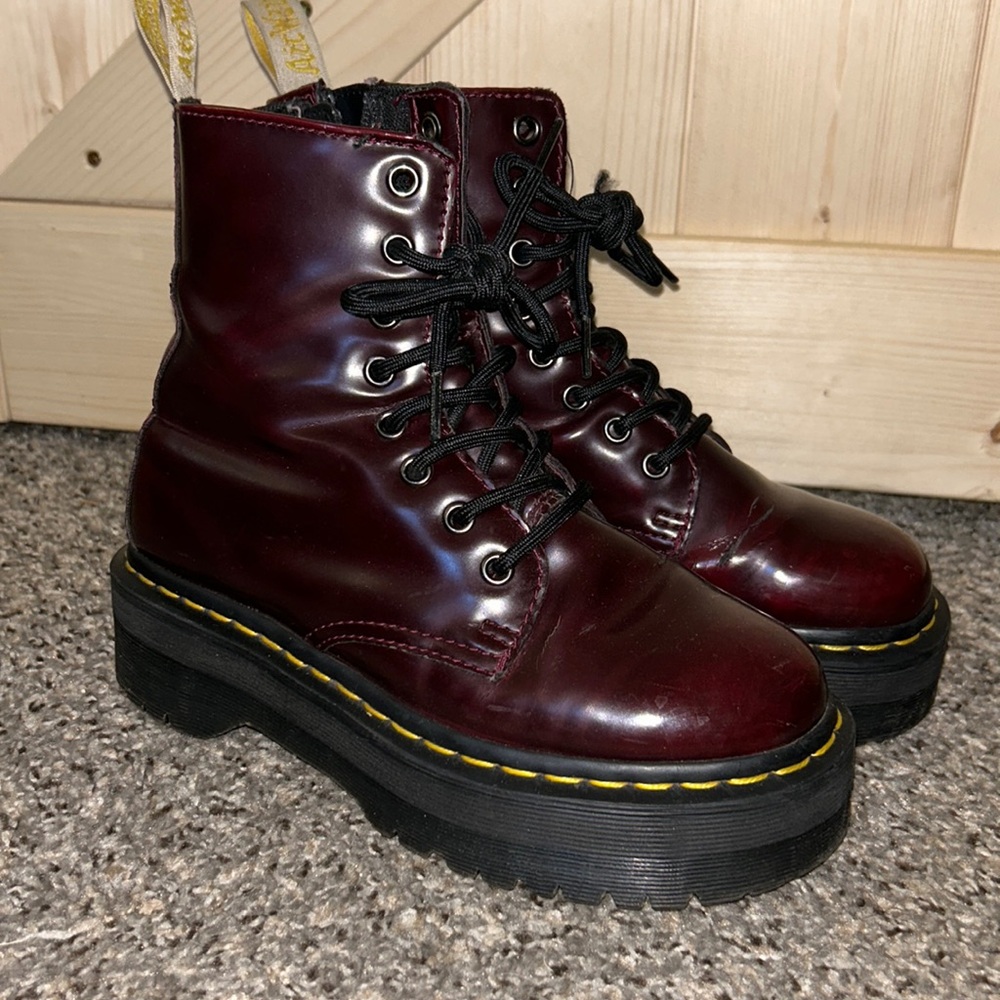 Dr. Martens jadon
